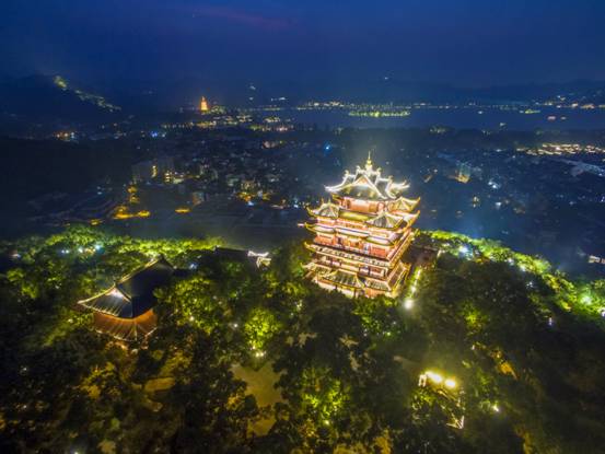 夜色下的城隍山