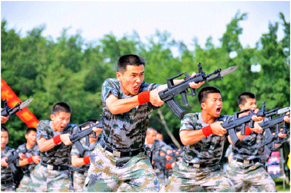 “虎”啸山林：96736部队开展、心理行为训练提高官兵心理素质，锤炼敢打必胜的信念。